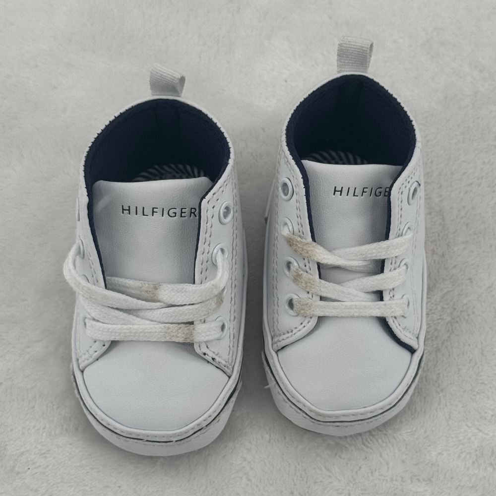 Tommy Hilfiger Logo Mid Top Crib Shoe Sneakers Baby Size 1 White Faux Leather